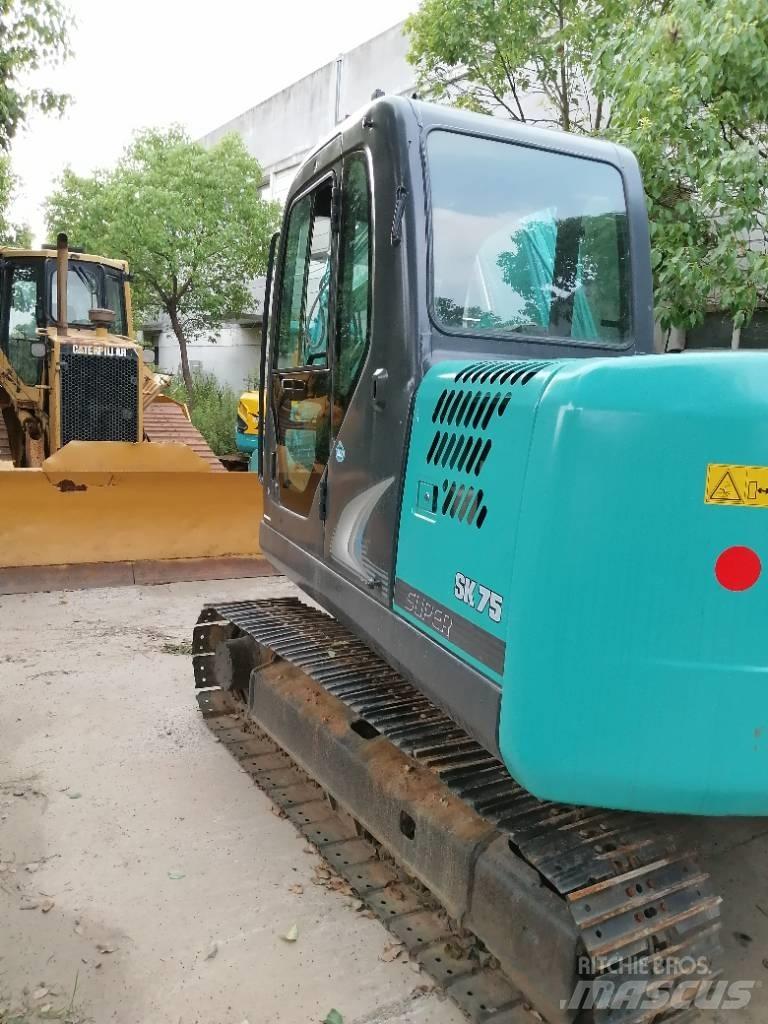 Kobelco SK 75 Lánctalpas kotrók
