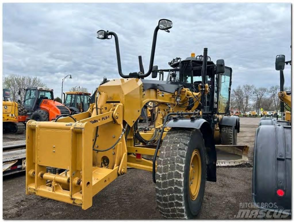 CAT 12 M 3 Gréderek