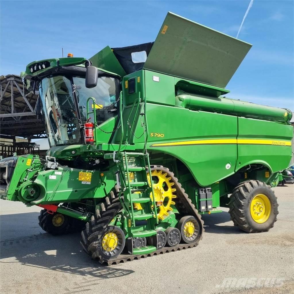 John Deere S 790 Kombájnok