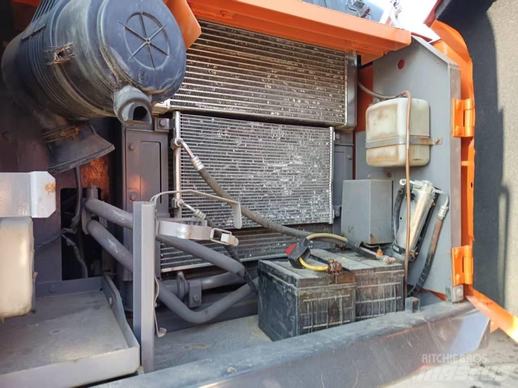 Hitachi ZX160 Lánctalpas kotrók
