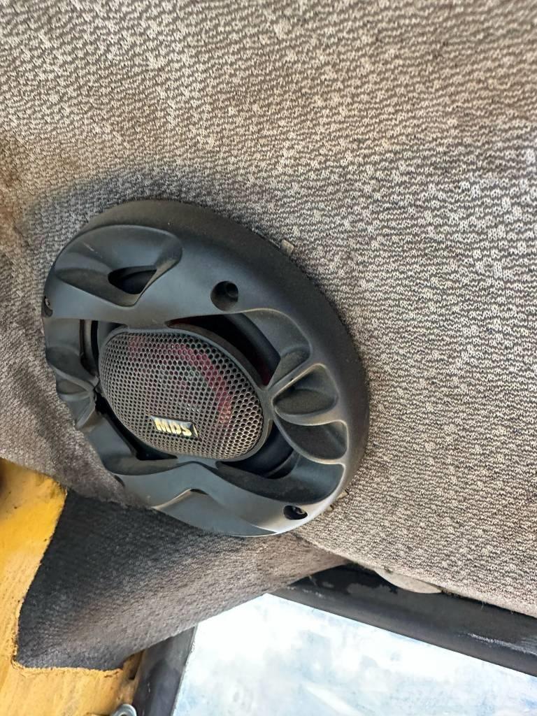 Volvo L120C Gumikerekes homlokrakodók