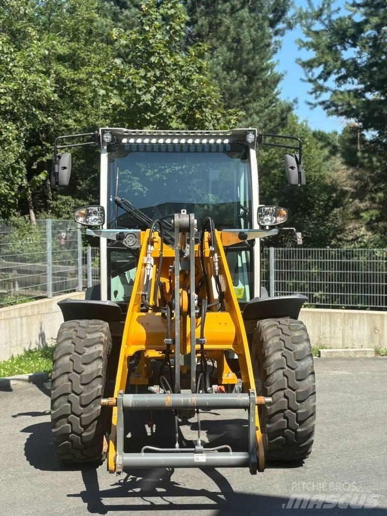 Liebherr L 506 Gumikerekes homlokrakodók