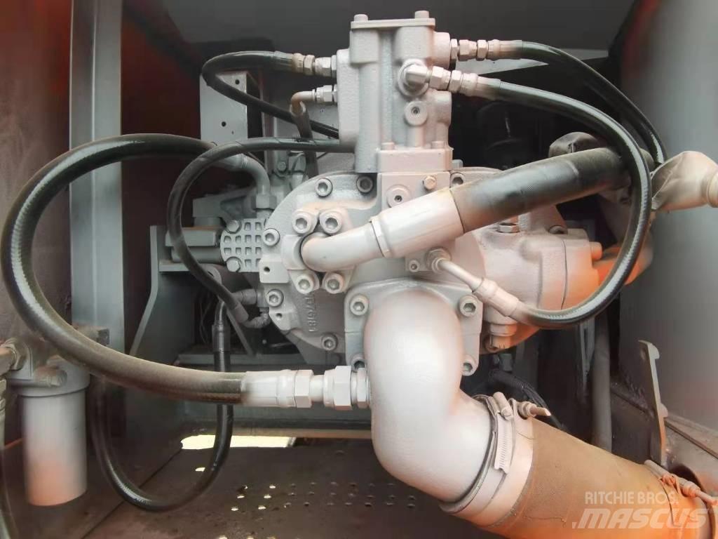 Hitachi EX 200 Lánctalpas kotrók