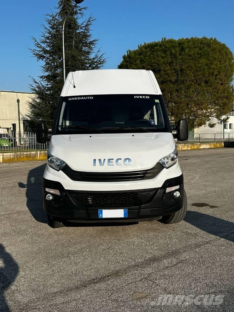 Iveco Daily 35 S16 Transporterek