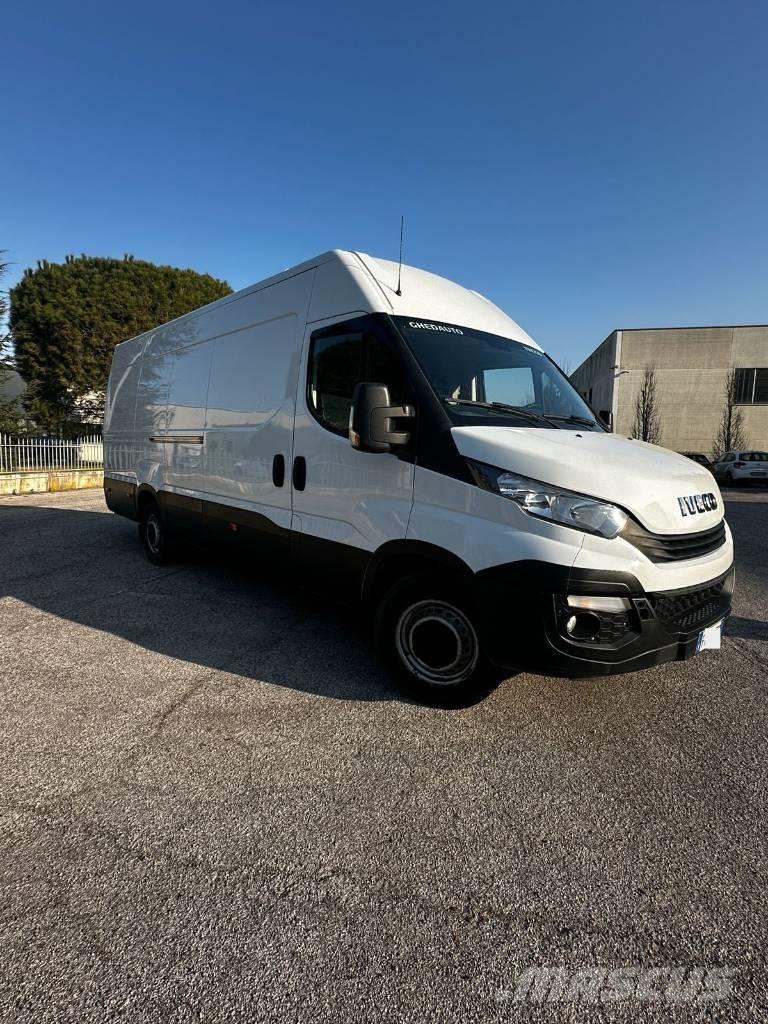 Iveco Daily 35 S16 Transporterek