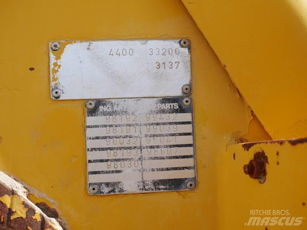 Volvo BM 4400 Gumikerekes homlokrakodók