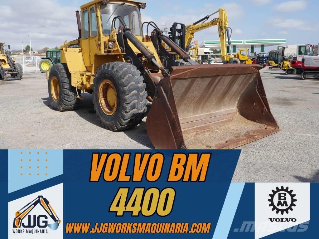 Volvo BM 4400 Gumikerekes homlokrakodók