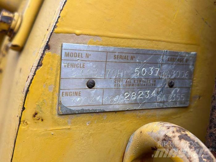 CAT 941B Gumikerekes homlokrakodók