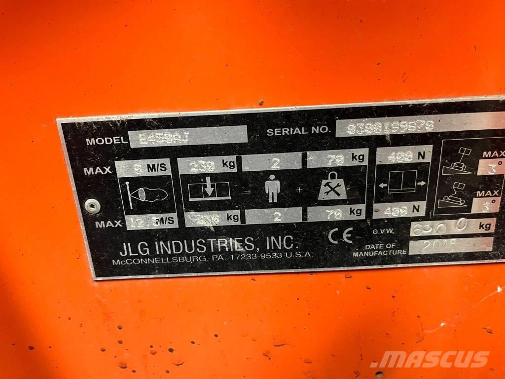 JLG E 450 AJ Karos emelők