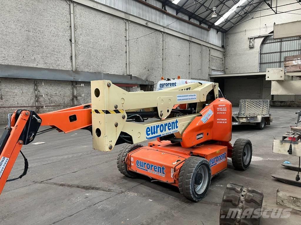 JLG E 450 AJ Karos emelők