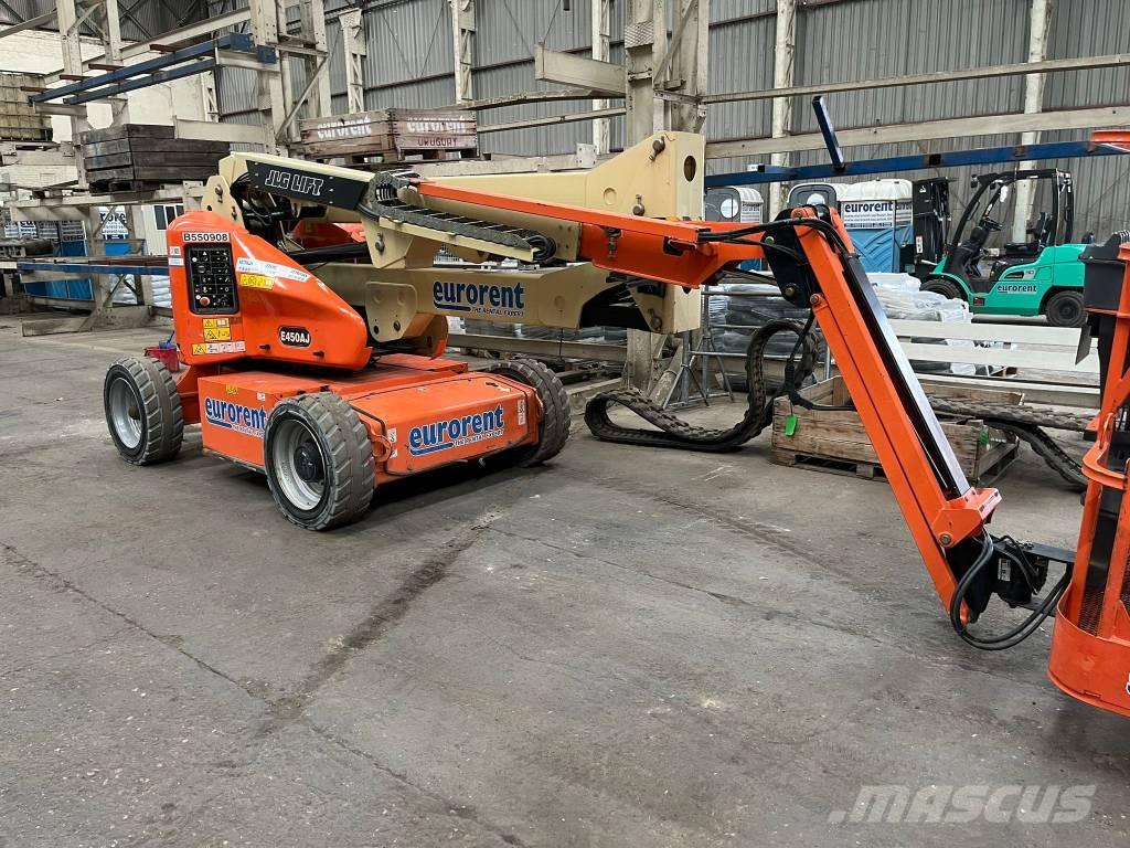 JLG E 450 AJ Karos emelők