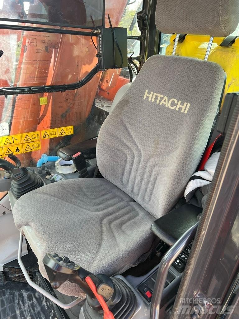 Hitachi ZX 135 US-6 Lánctalpas kotrók