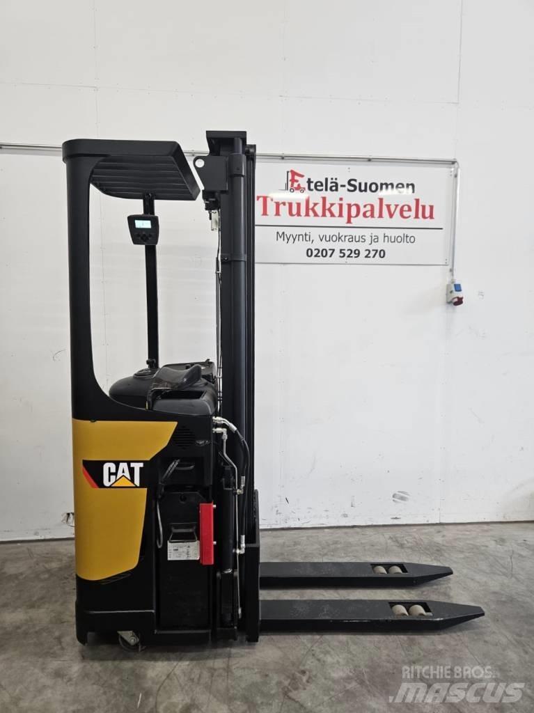 CAT NSR16N Elektromos gyalogkíséretű targoncák