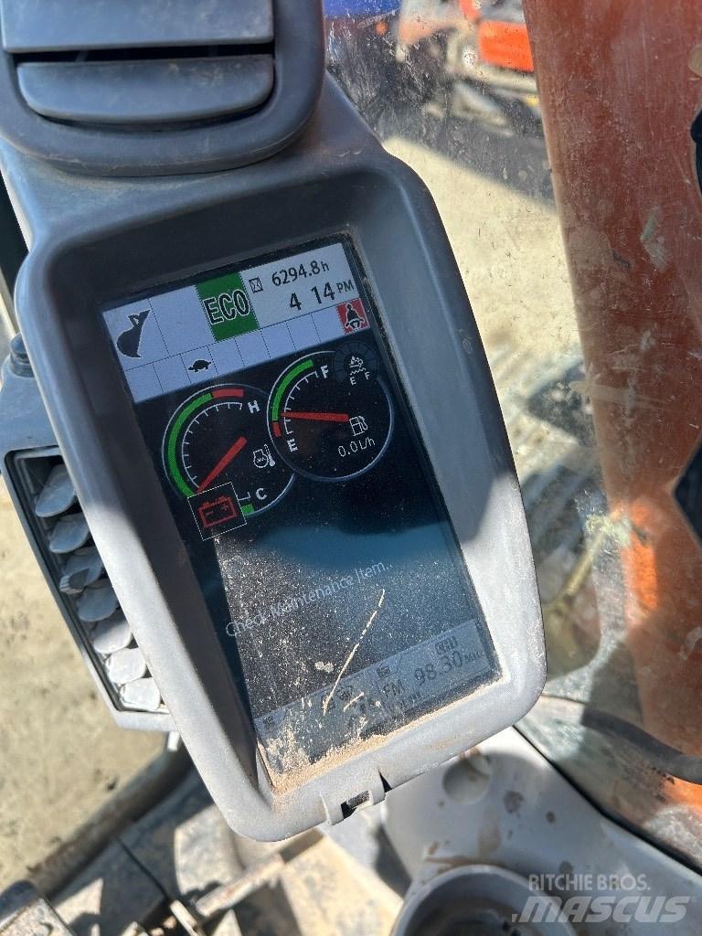 Hitachi ZX 135 US-6 Lánctalpas kotrók
