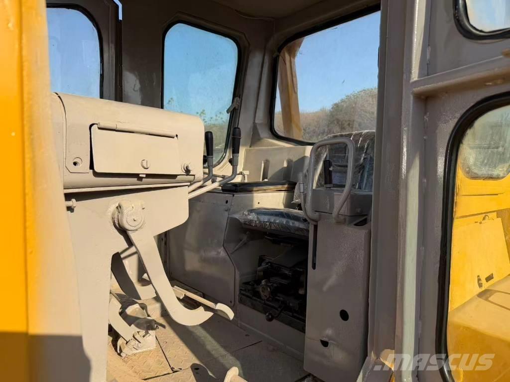 CAT D8K lánctalpas dózerek