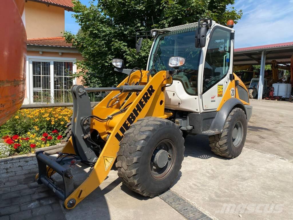 Liebherr L 506 Gumikerekes homlokrakodók
