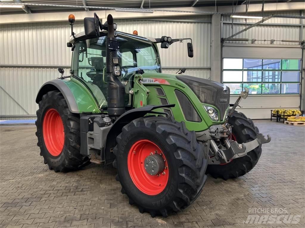 Fendt 716 Vario Traktorok