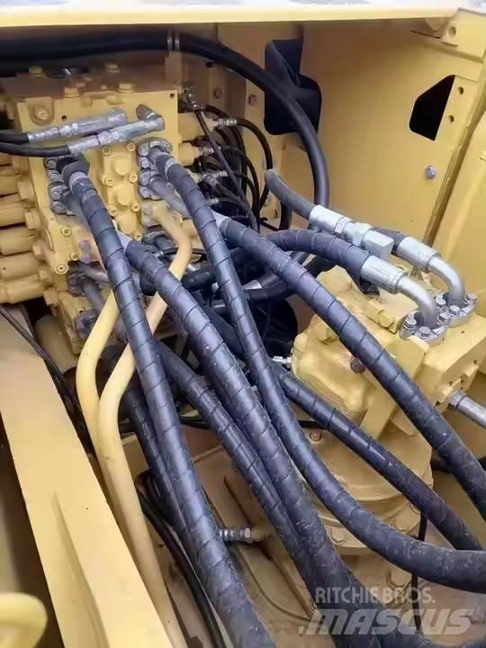 Komatsu PC200 Lánctalpas kotrók