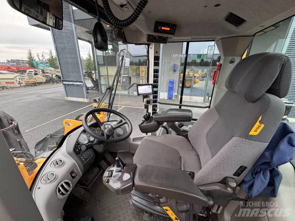 Volvo L 120 H Gumikerekes homlokrakodók
