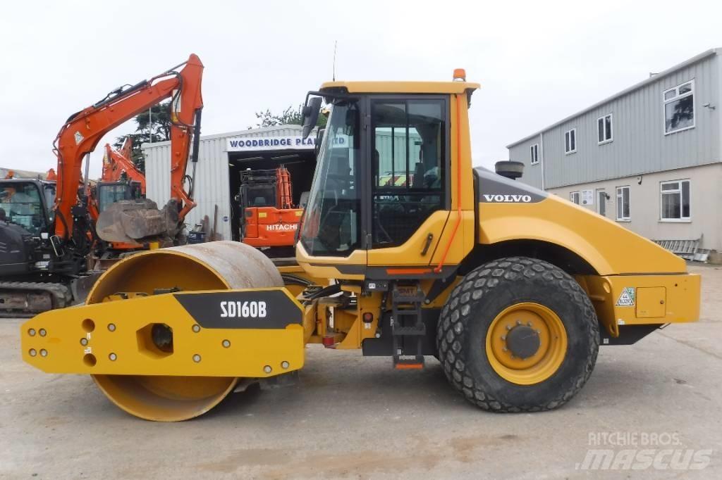Volvo SD 160 B Pneumatikus kerekes hengerek