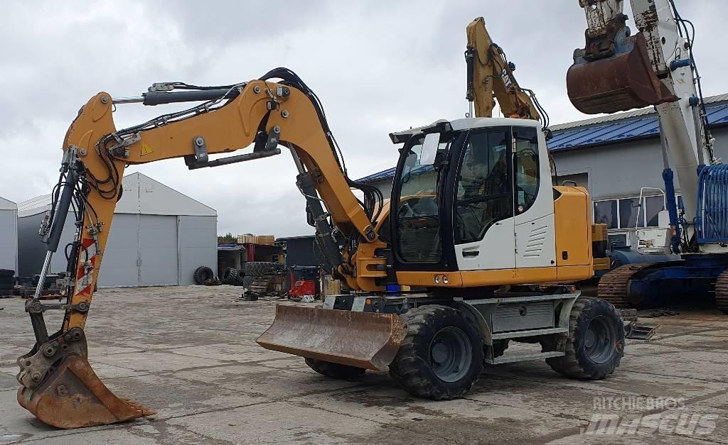 Liebherr A 910 Gumikerekes kotrók