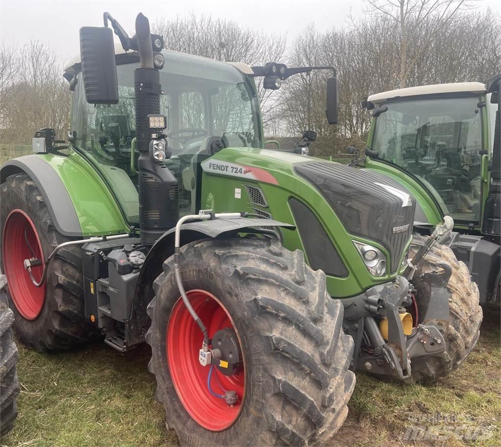 Fendt 724 Vario Traktorok