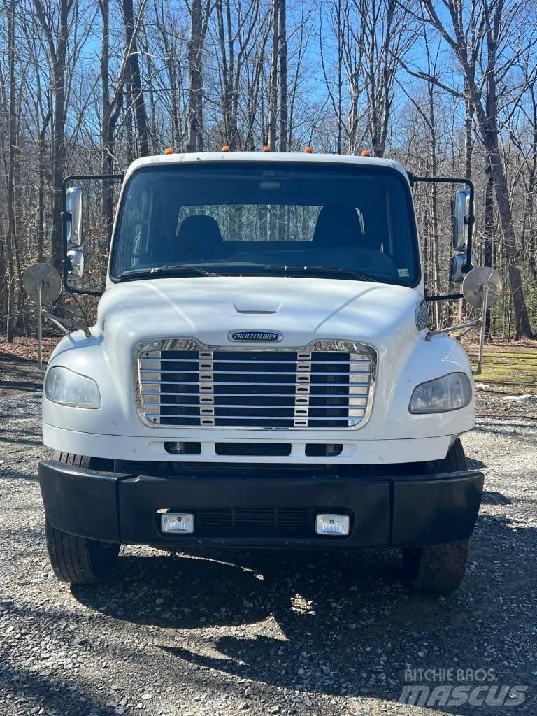 Freightliner M2106 Nyergesvontatók