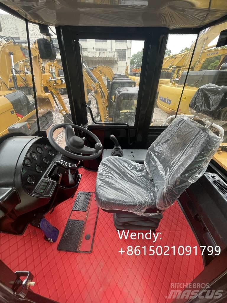 CAT CAT966H Gumikerekes homlokrakodók