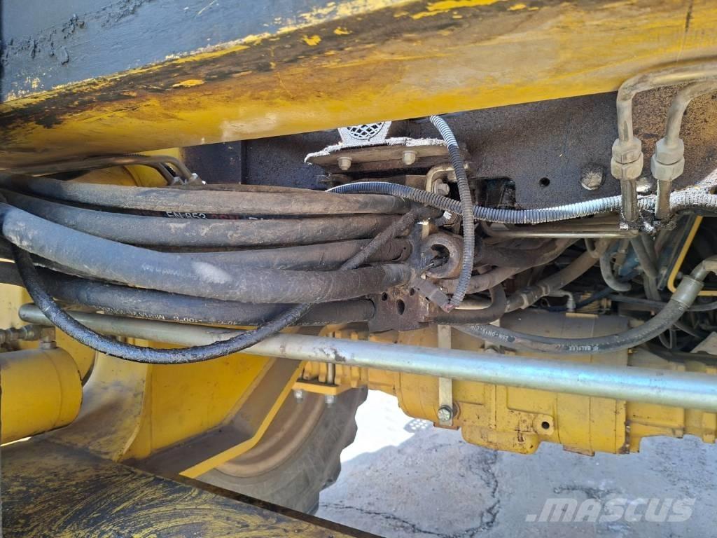 Komatsu WB 91 R Kotrórakodók
