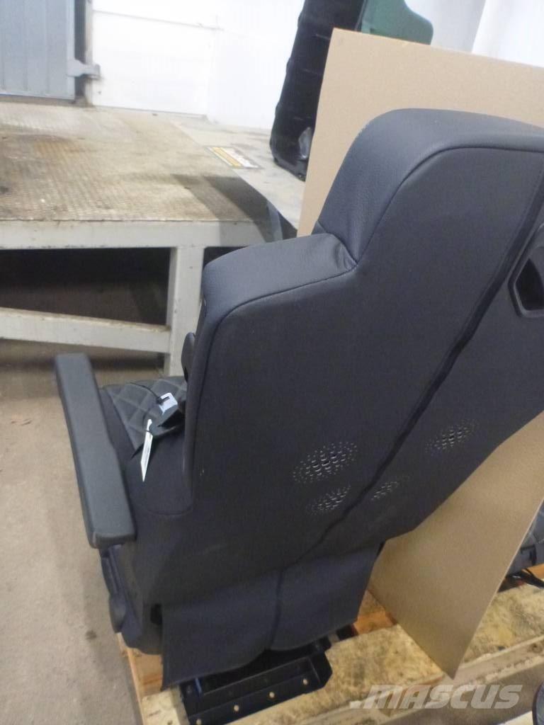 Mercedes-Benz Actros Vezetőfülke és belső tartozékok