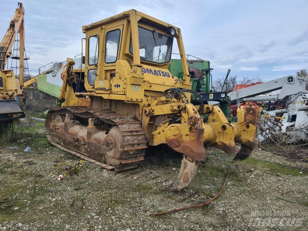 Komatsu D 85-18 lánctalpas dózerek