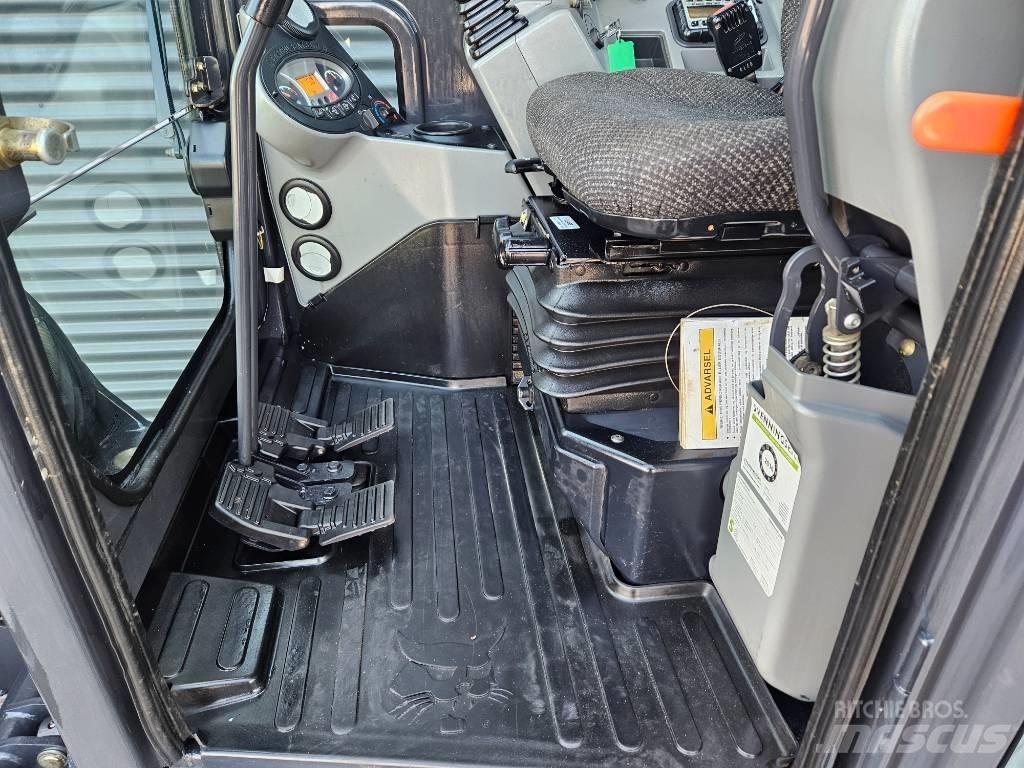 Bobcat e26 Mini kotrók < 7t