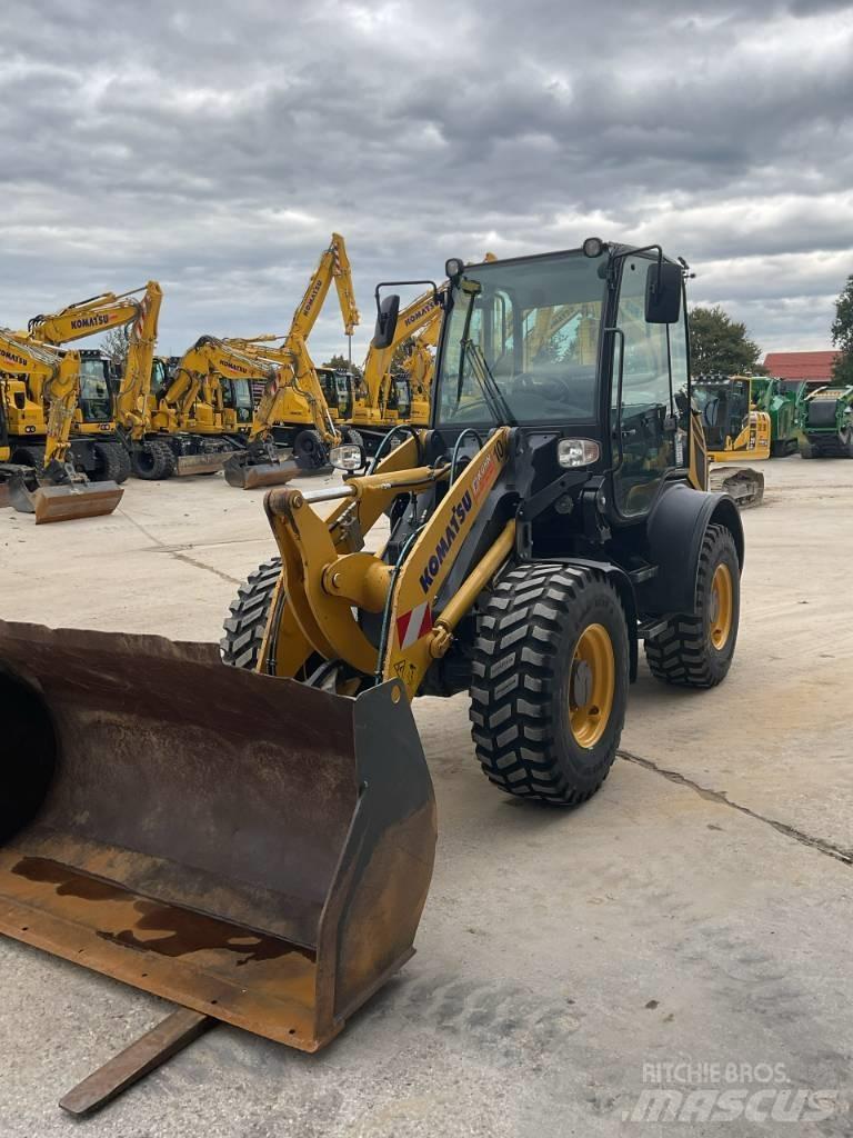 Komatsu WA80M-8 Mini homlokrakodók