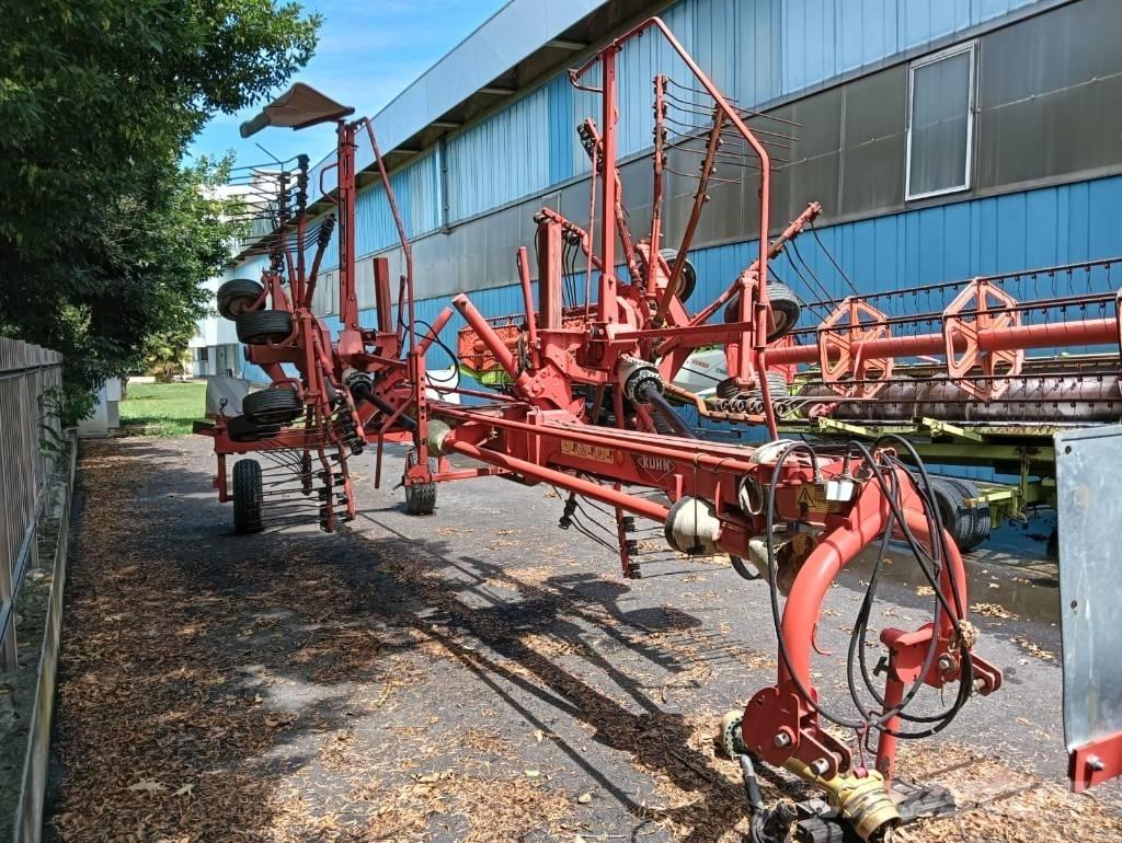 Kuhn 6520 Göngyölő gépek