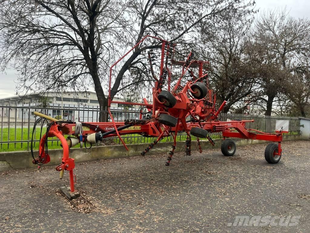 Kuhn 6520 Göngyölő gépek