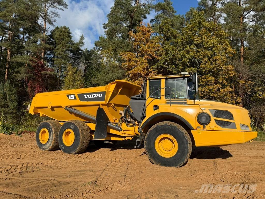 Volvo A 25 F Csuklósdömperek