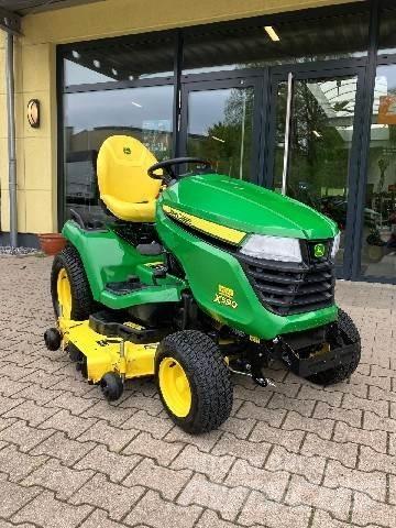 John Deere X590 Ráülős fűnyírók