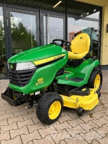 John Deere X590 Ráülős fűnyírók