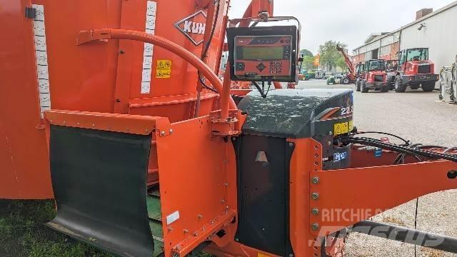 Kuhn Profile 22.2CL Állat etetők, itatók