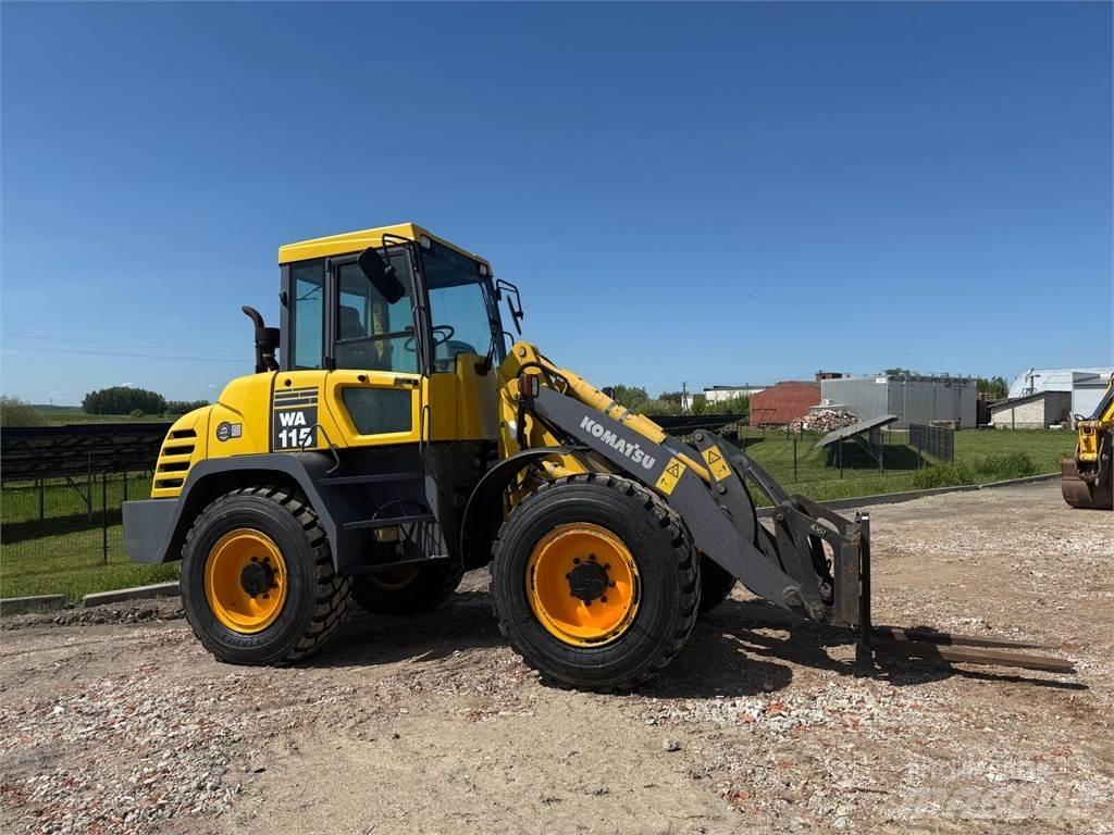 Komatsu  Gumikerekes homlokrakodók