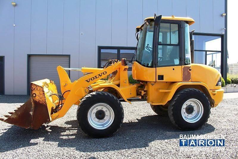 Volvo L30B Gumikerekes homlokrakodók