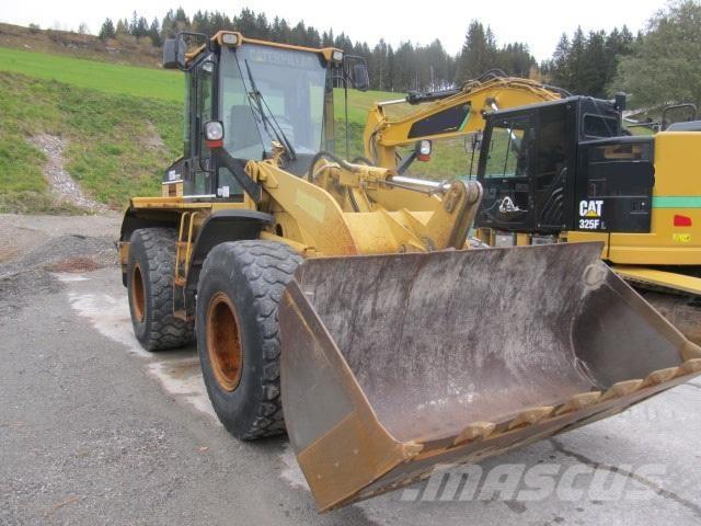 CAT 928G Gumikerekes homlokrakodók