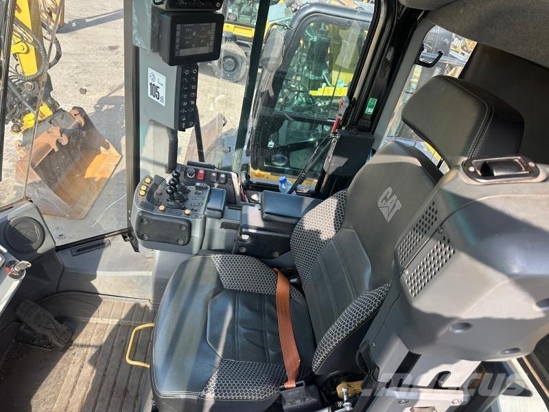 CAT 966M XE Gumikerekes homlokrakodók