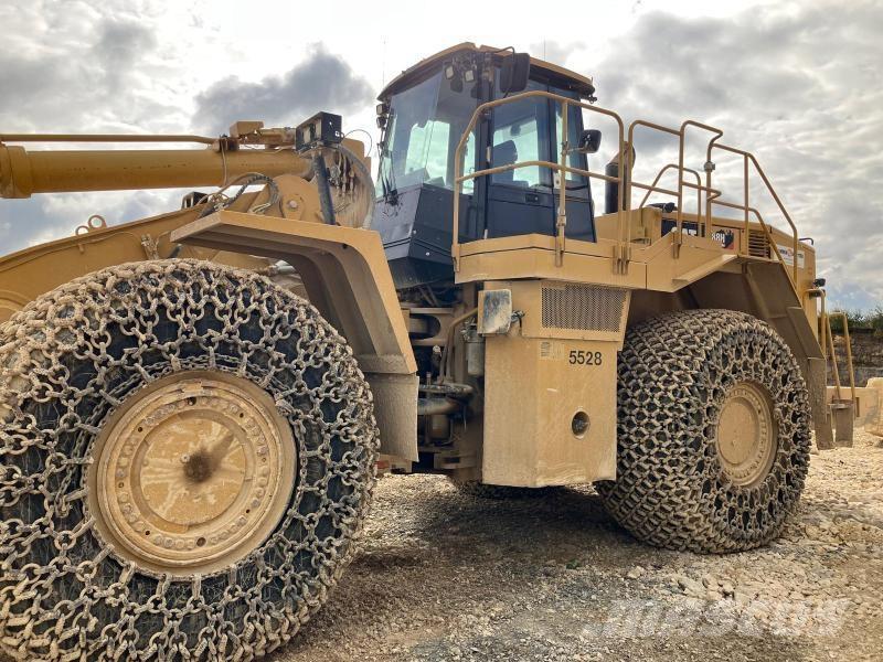 CAT 988H Gumikerekes homlokrakodók