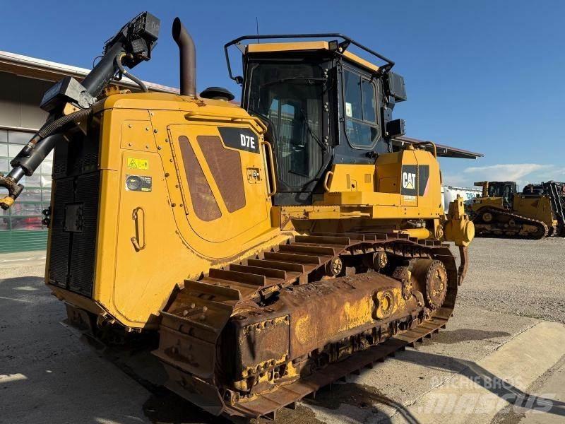 CAT D7E lánctalpas dózerek