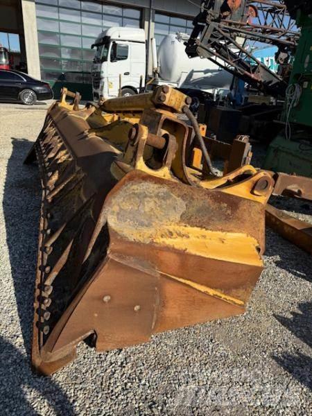 CAT D8T lánctalpas dózerek