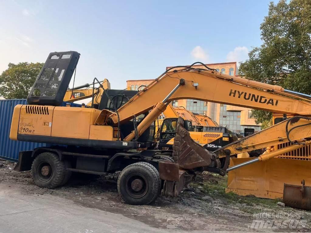 Hyundai R210W-7 Gumikerekes kotrók