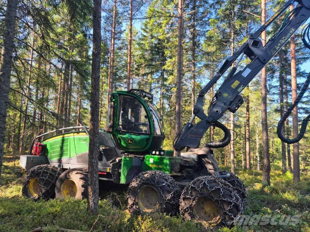 John Deere 1170 G Betakarítók