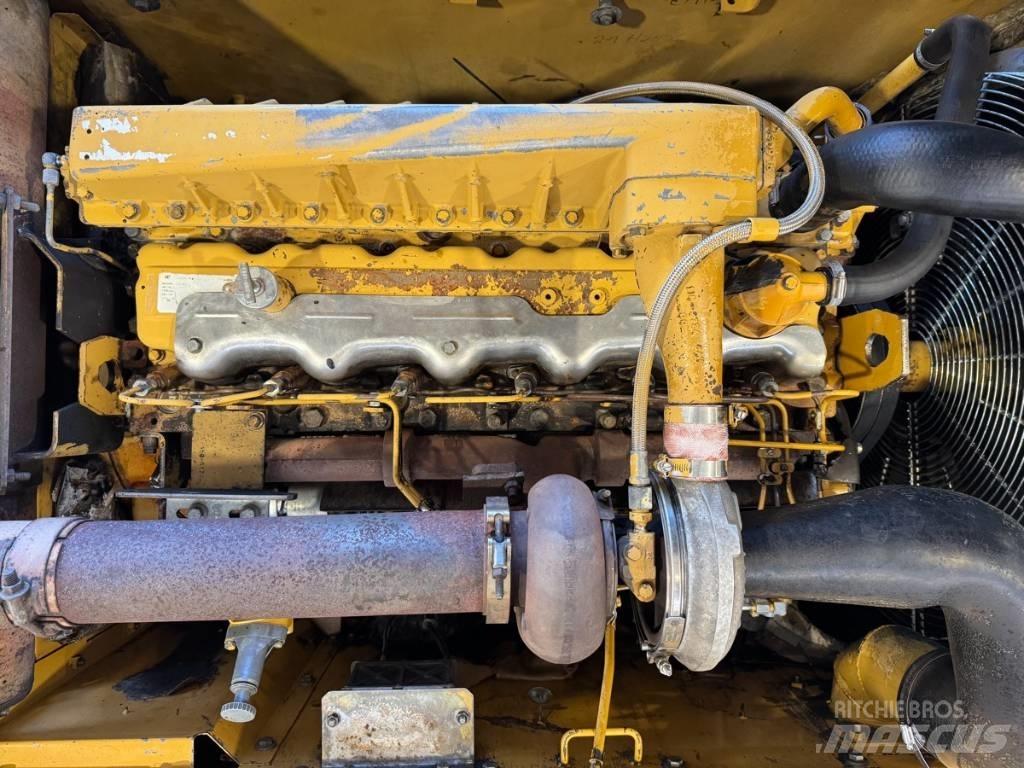 CAT 330 B L LR Hosszú gém kotrók
