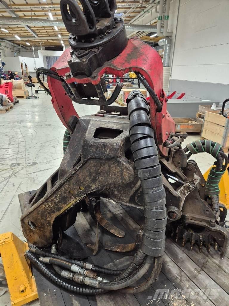 Komatsu C 144 Betakarító fejek